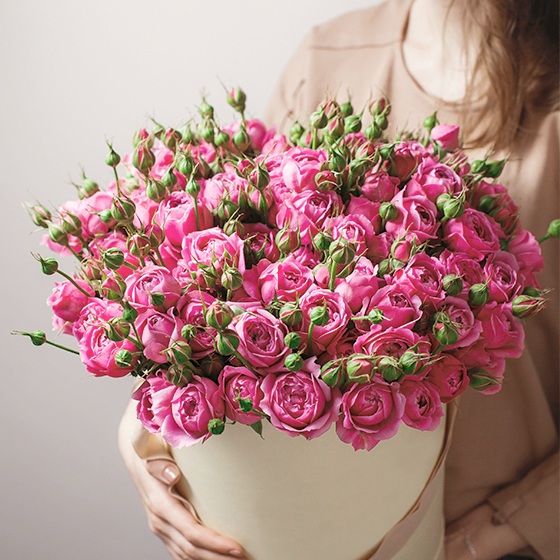 Маленькие розы в коробке